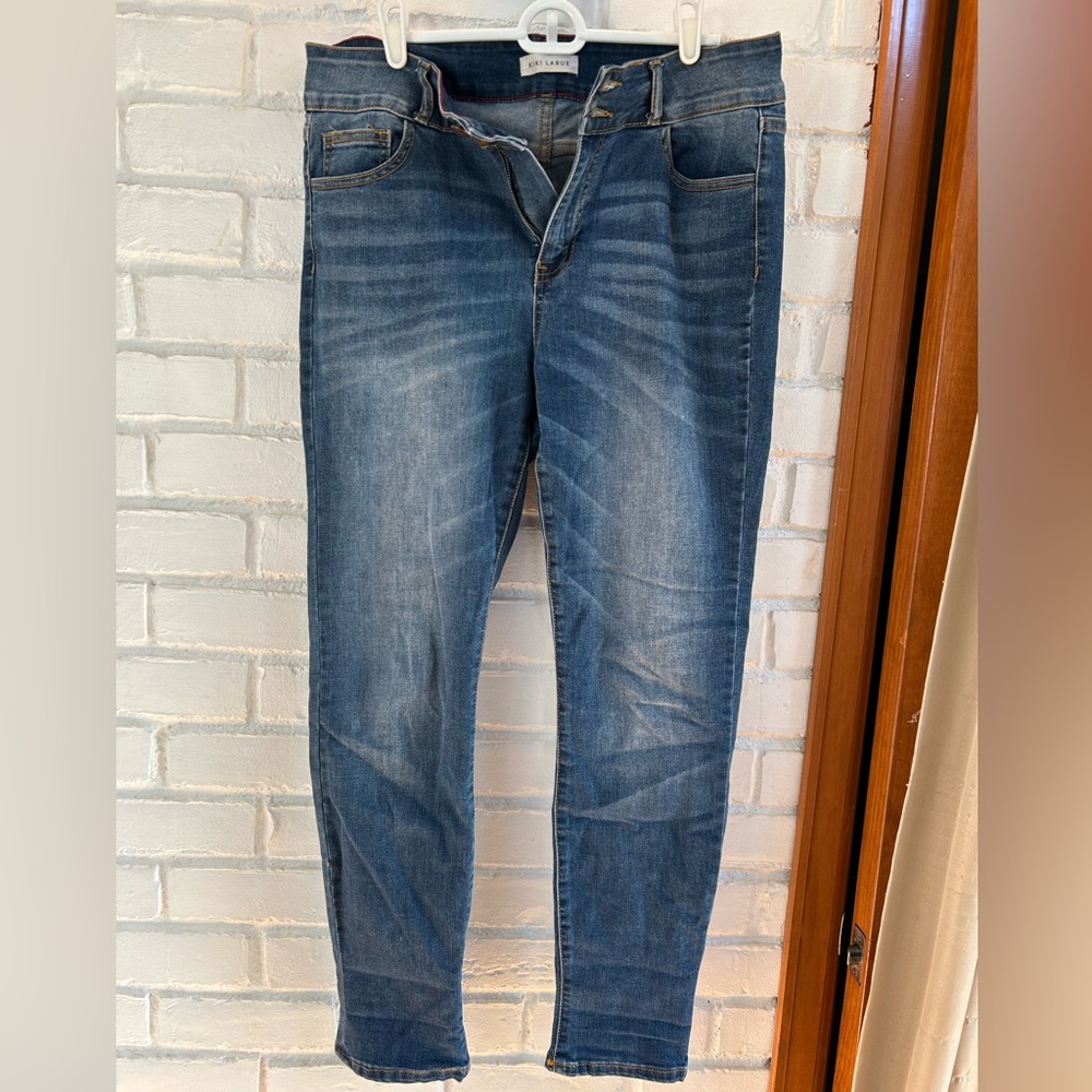 Kiki LaRue Isaac medium wash relaxed skinny ankle denim